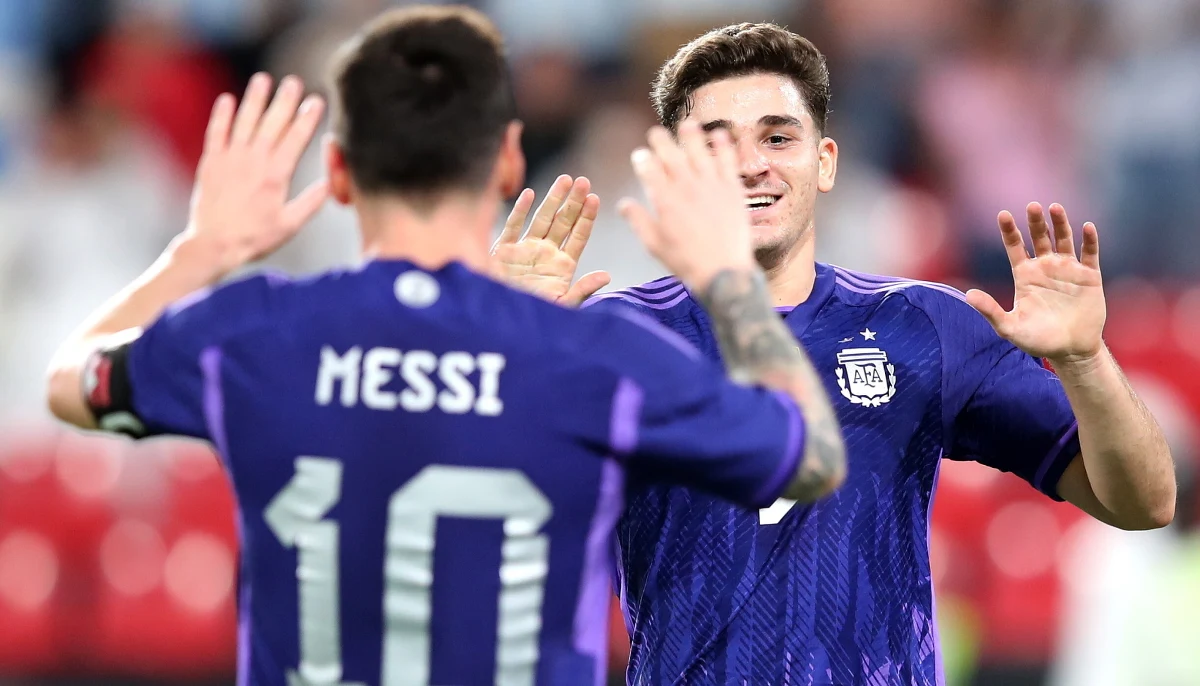 Argentyńskie media są zgodne - reprezentacja tego kraju jest faworytem do wygrania grupy C na mistrzostwach świata w Katarze. Rywalami "Albicelestes" będą Arabia Saudyjska, Meksyk oraz Polska.