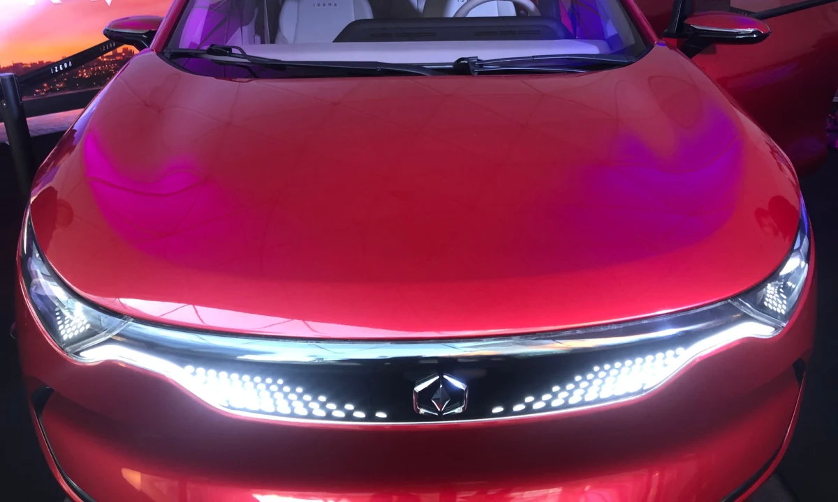 Pierwszy polski samochód elektryczny Izera ma już dwa lata opóźnienia. Pierwsze egzemplarze miały zjechać z taśmy produkcyjnej pod koniec przyszłego roku. Aktualny plan zakłada, że stanie się to dwa lata później - w 2025 roku.