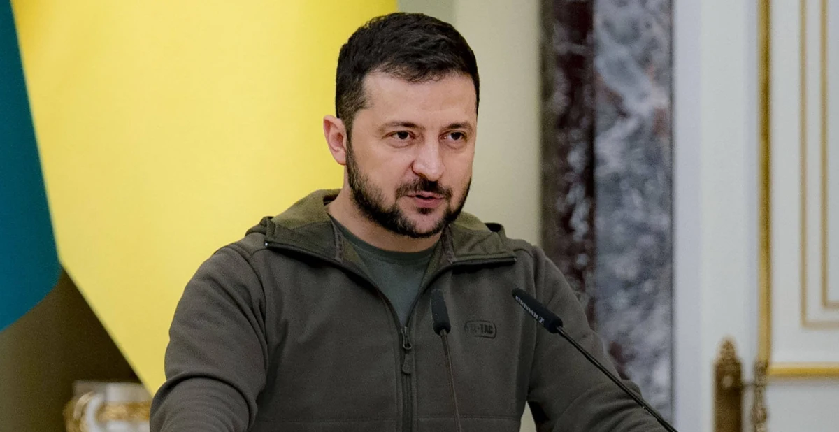 ​Stany Zjednoczone poprosiły Ukrainę o większą ostrożność w komentowaniu eksplozji w Przewodowie na Lubelszczyźnie - informuje telewizja CNN. Prezydent Ukrainy Wołodymyr Zełenski tuż po informacjach o wybuchu, spowodowanym przez rakietę, oskarżył o atak Rosję. Tymczasem według polskich i amerykańskich służb, pocisk prawdopodobnie pochodził z ukraińskiej obrony przeciwlotniczej.