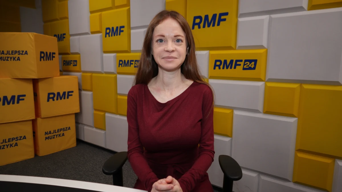 „Szacowało się, że przy budowie stadionów w Katarze ginęło 12 osób tygodniowo” - mówiła Anna Maria Dyner z Polskiego Instytutu Spraw Międzynarodowych w Porannej rozmowie w RMF FM. Analityczka dodała, że mundialowej infrastruktury nie budowali Katarczycy, a tania siła robocza.