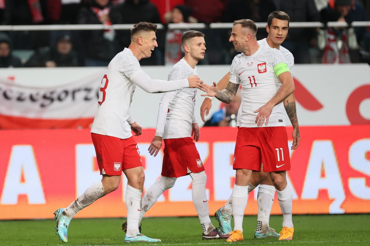 26 piłkarzy znalazło się w składzie reprezentacji Polski na mistrzostwa świata Katar 2022. Selekcjonerem reprezentacji jest Czesław Michniewicz, a kapitanem kadry - Robert Lewandowski.