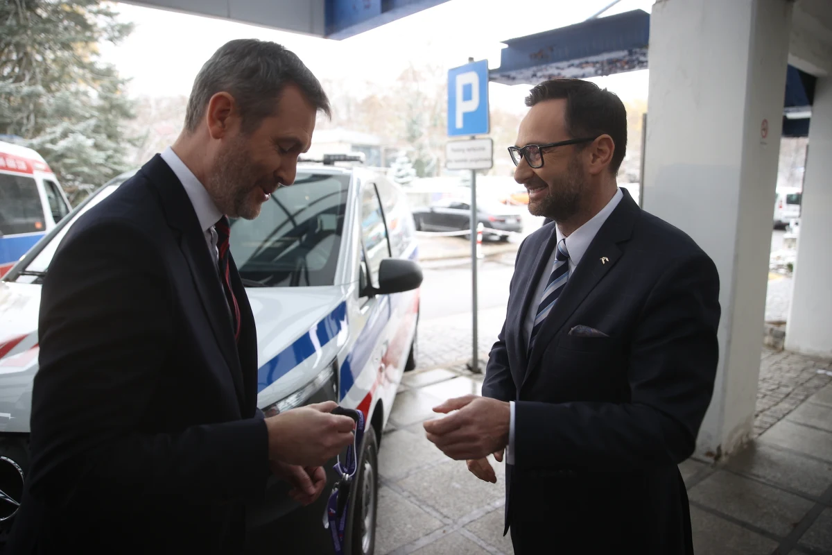 Społeczne zadania są bardzo ważne, pokazują inną twarz biznesu - mówił  prezes PKN Orlen Daniel Obajtek, który w piątek w Krakowie podpisał list intencyjny o współpracy z Uniwersyteckim Szpitalem Dziecięcym w Prokocimiu.

