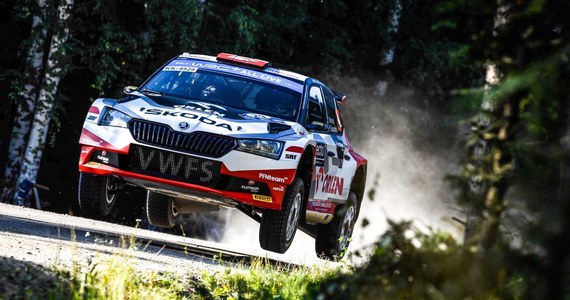 ​Mikołaj Marczyk i Szymon Gospodarczyk zakończyli starty w sezonie 2022 Rajdowych Mistrzostw Świata WRC. Polska załoga reprezentująca barwy ORLEN Team ma powody do zadowolenia. Pod względem poziomu sportowego to był ich najlepszy sezon, co oznacza, że duet w Škodzie Fabii Rally2 evo cały czas się rozwija i z rajdu na rajd jest coraz szybszy.