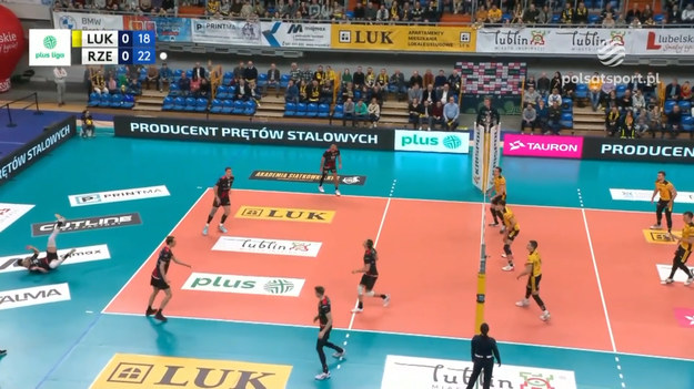 Skrót meczu 10. kolejki PlusLigi LUK Lublin - Asseco Resovia Rzeszów 0:3 (19:25, 22:25, 16:25).

