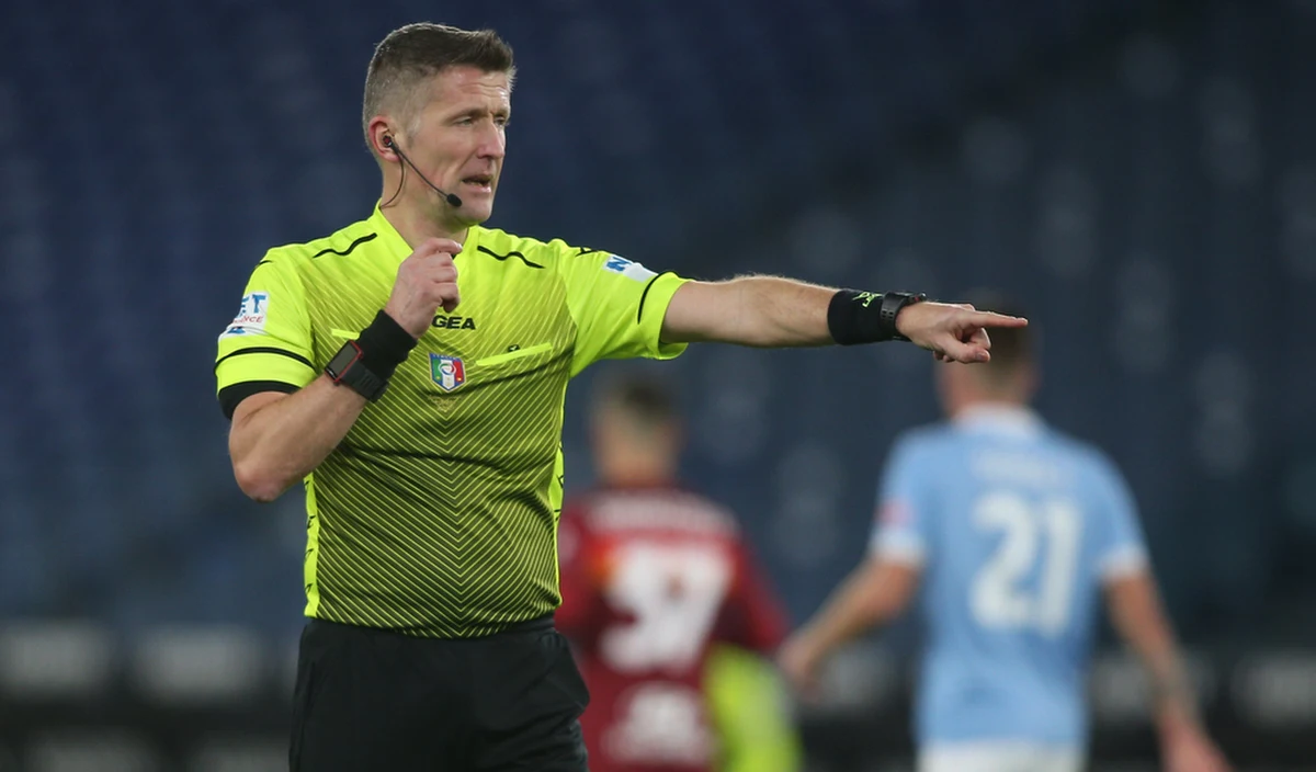 Sędzią głównym niedzielnego meczu otwarcia mistrzostwa świata, w którym gospodarze Katarczycy zmierzą się z Ekwadorczykami, będzie Włoch Daniele Orsato. Jednym z arbitrów VAR będzie Tomasz Listkiewicz.