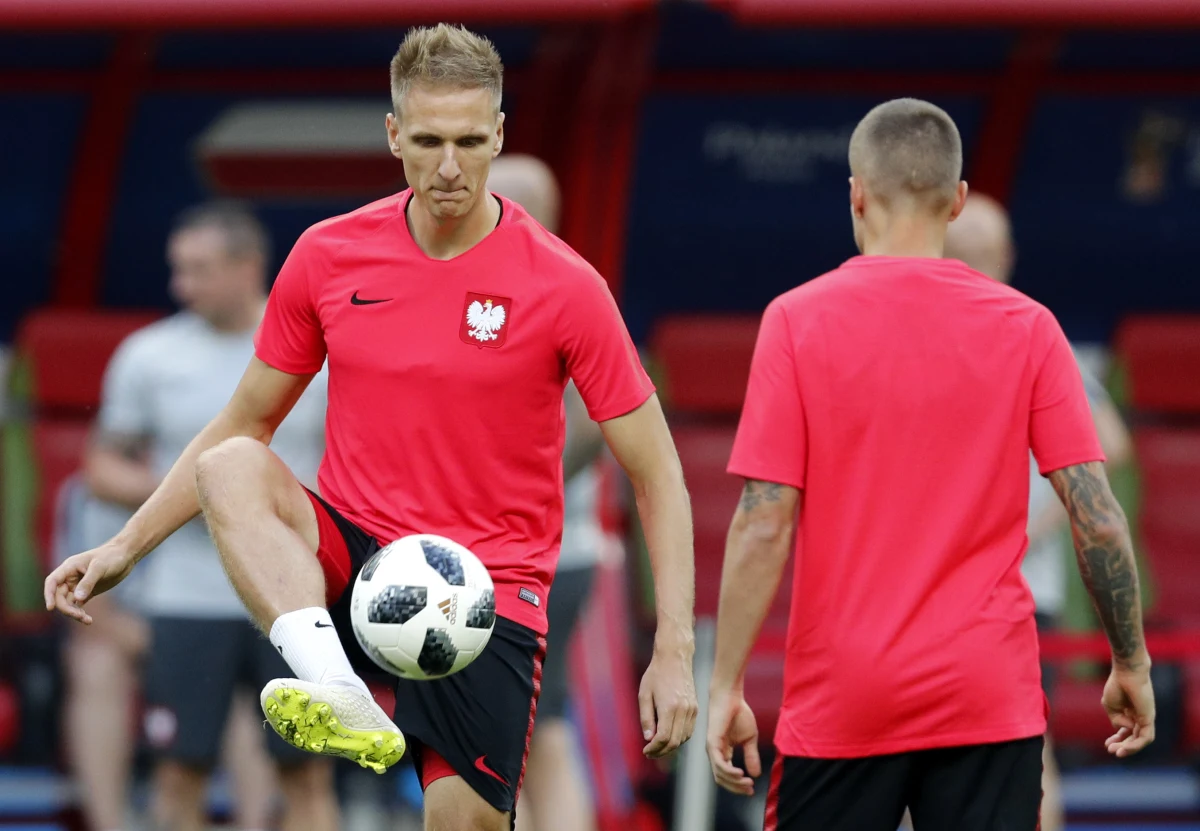 Były reprezentant Polski i uczestnik mundialu 2018 Łukasz Teodorczyk zakończył piłkarską karierę. "Ostatnie lata nie wyglądały tak jak chciałem, więcej czasu spędziłem w gabinetach niż na boisku" - napisał na Instagramie 31-letni napastnik.