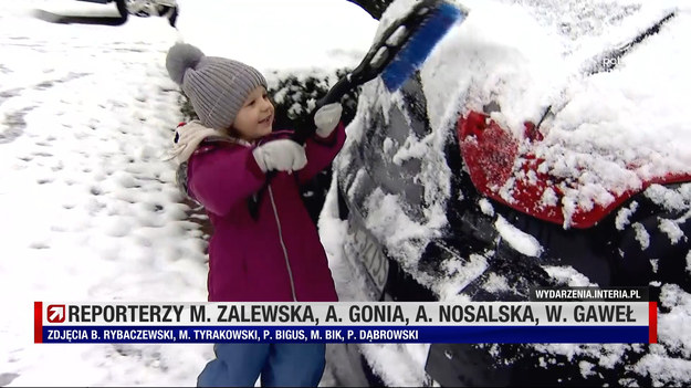 Pierwszy atak zimy zaskoczył zmotoryzowanych. Najcięższa sytuacja jest w północno-zachodniej Polsce. Przed punktami wymiany opon ustawiły się kolejki. Wielu kierowców zmianę ogumienia na zimowe zostawiło na ostatnią chwilę. Synoptycy zapowiadają, że zimowa aura zostanie z nami jeszcze przez chwilę.
Materiał dla "Wydarzeń" przygotowała Monika Zalewska.