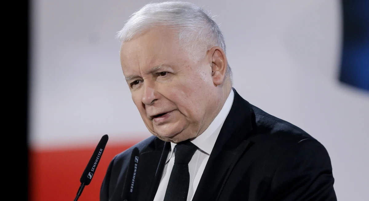 ​Jako parlamentarzyści, musimy wprowadzić zmiany w ordynacji wyborczej, tak, żeby było trudniej dokonywać jakichś manipulacji czy fałszerstw - powiedział prezes PiS Jarosław Kaczyński podczas spotkania z mieszkańcami Gliwic. Dzisiaj metoda liczenia głosów nie jest najlepsza - dodał.