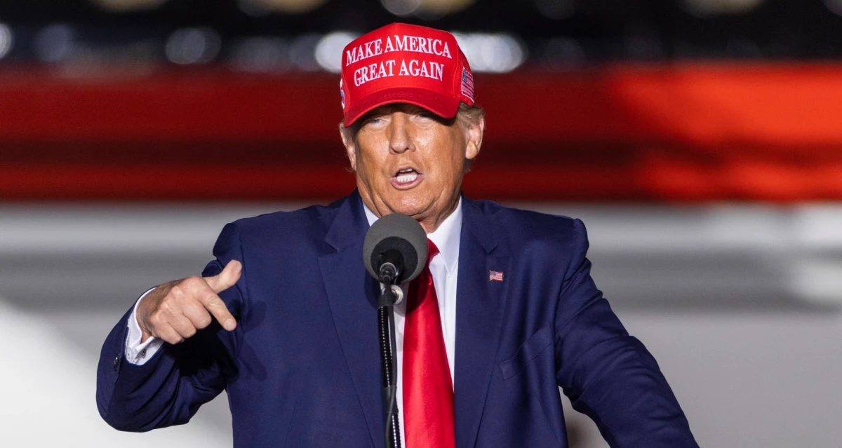 ​Twitter odblokował konto byłego prezydenta Stanów Zjednoczonych Donalda Trumpa. Nowy właściciel portalu Elon Musk anulował decyzję dawnego kierownictwa po tym, jak użytkownicy przegłosowali usunięcie blokady z konta polityka i biznesmena.