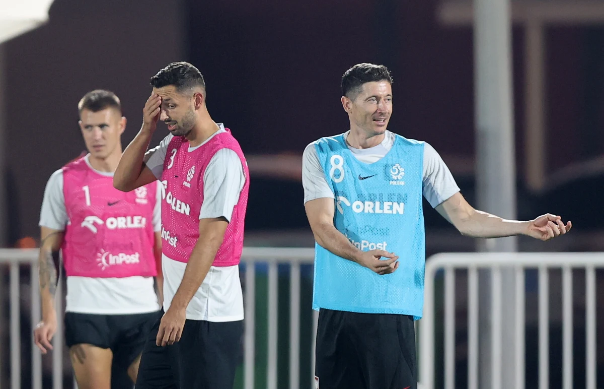 Piłkarska reprezentacja Polski jutro po raz drugi w historii zagra na mistrzostwach świata z Meksykiem. To rywal dla nas dość egzotyczny, bo choć kibice kojarzą, czym generalnie wyróżnia się futbol meksykański, to szczegóły często pozostają dla nas tajemnicą. Przed meczem wątpliwości spróbuje rozwiać Michał Matlak, który od kilkunastu lat z pasją obserwuje właśnie piłkarskie realia w Meksyku. 