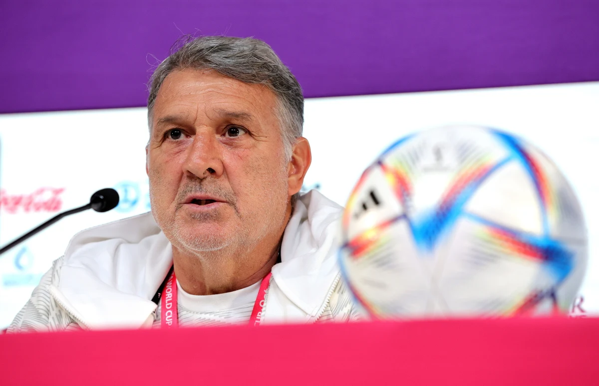 Trener piłkarskiej reprezentacji Meksyku Gerardo Martino przyznał, że wtorkowy mecz z Polską w grupie C mistrzostw świata będzie kluczowy dla jego zespołu. Doświadczony bramkarz Guillermo Ochoa dodał: "To trudna grupa, ale mamy zespół, który może myśleć o awansie".