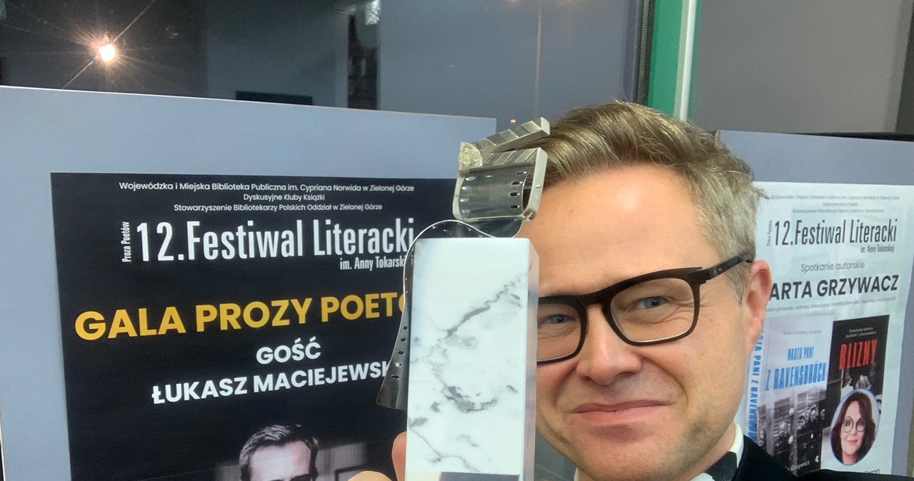 Łukasz Maciejewski, krytyk filmowy i teatralny, filmoznawca, wykładowca akademicki, autor wielu książek - został pierwszym laureatem Nagrody "Klaps" dla Krytyka Filmowego Roku. Nagrodę odebrał 19 listopada podczas uroczystej Gali XII Festiwalu Literackiego im. Anny Tokarskiej w Zielonej Górze. 