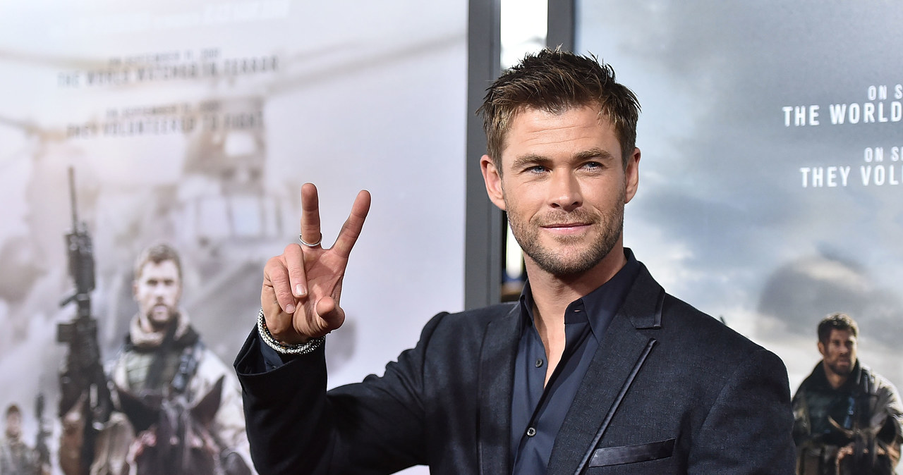 Chris Hemsworth poinformował, że robi sobie przerwę w karierze. Powodem było wykrycie u niego genu, który zwiększa ryzyko zachorowania na Alzheimera. Gwiazdor Uniwersum Marvela, znany z roli Thora, przeprowadził testy podczas produkcji dokumentalnej serii "Bez granic z Chrisem Hemsworhem".