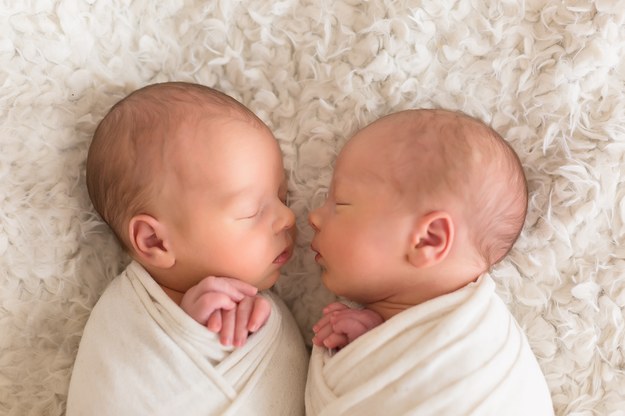 Wyjątkowe bliźnięta. Urodziły się z zarodków zamrożonych 30 lat temu