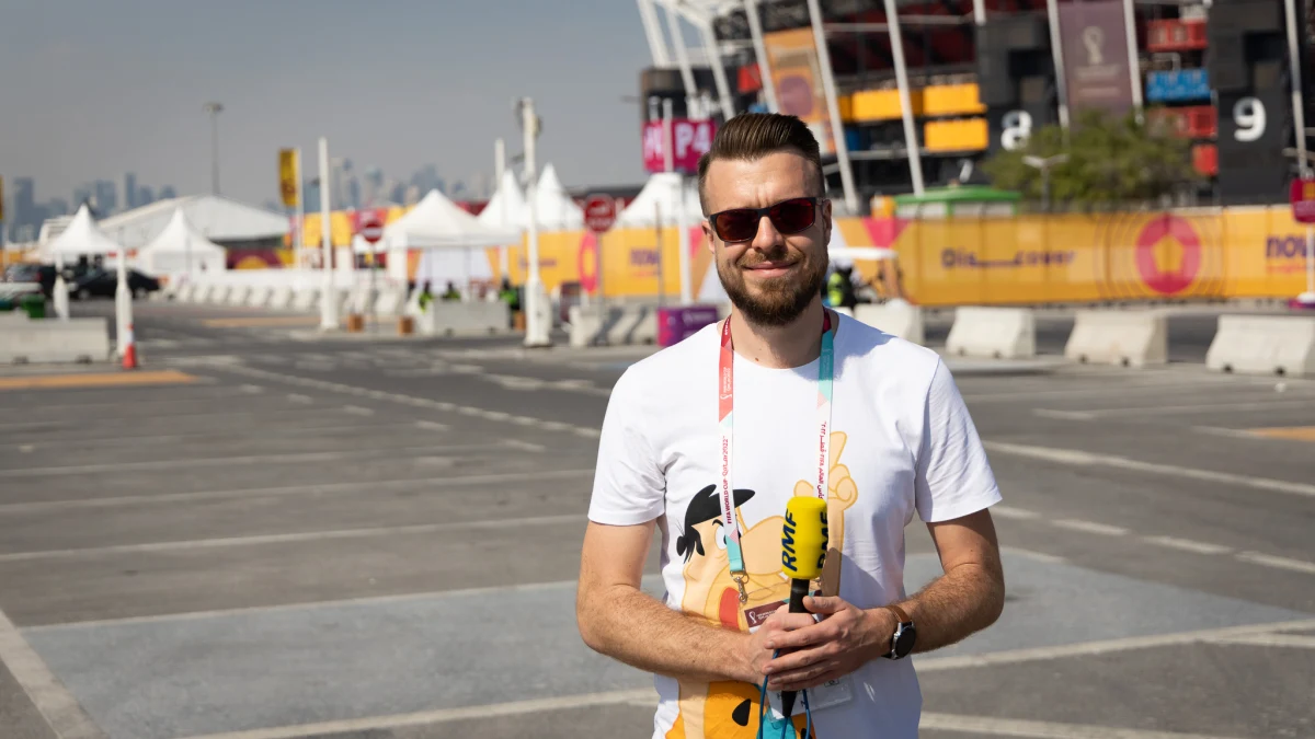 Polska gra dziś z Meksykiem na Stadionie 974. To obiekt, który powstał z kontenerów transportowych. Podobno użyto ich właśnie 974. Liczba ta to także międzynarodowy numer kierunkowy Kataru. Zobaczcie stadion 974 na filmie i zdjęciach naszych specjalnych wysłanników do Kataru