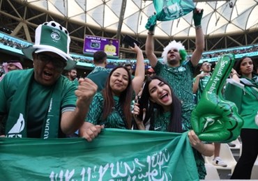 "Uderzenie nosem w ścianę". Argentyńskie media po porażce z Arabią