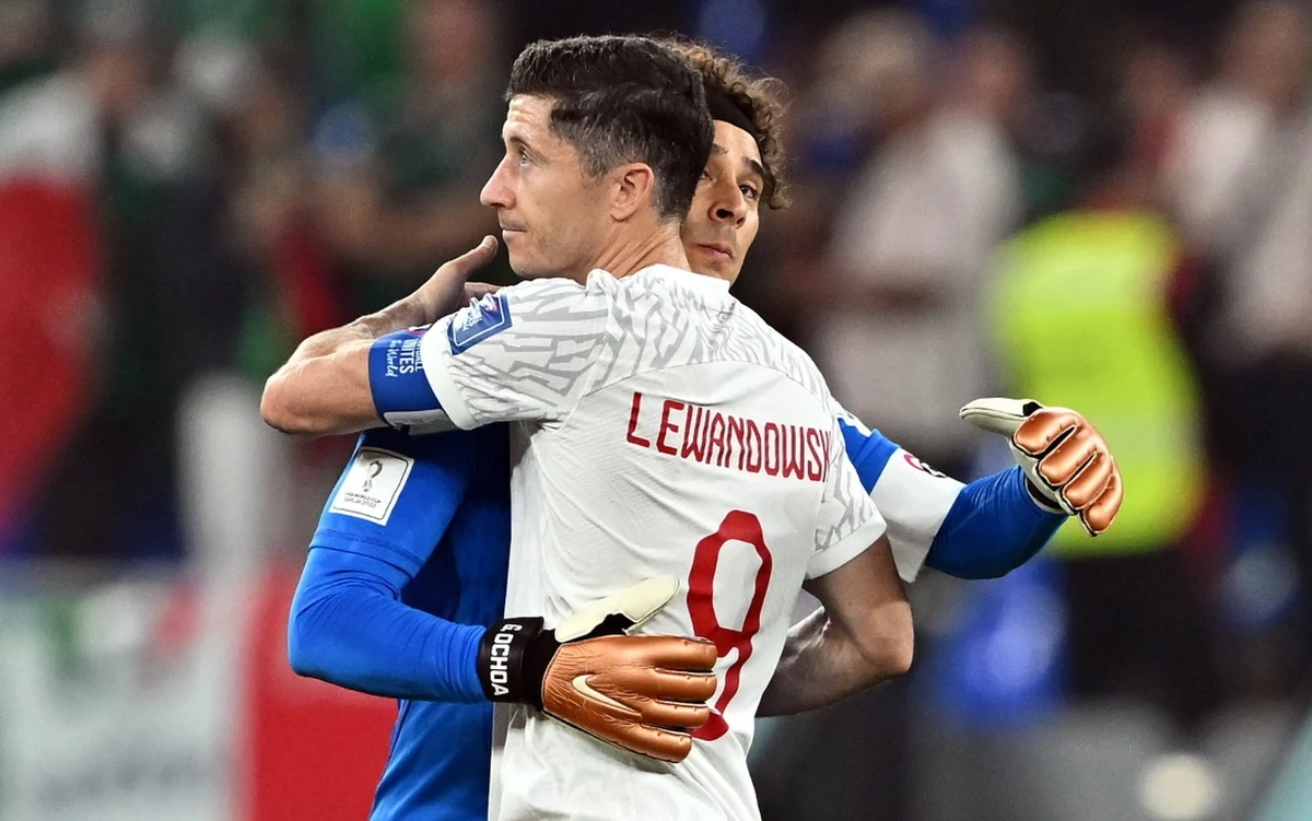 To mógł być decydujący moment meczu Meksyk - Polska. Robert Lewandowski wywalczył rzut karny, a następnie go nie wykorzystał. Biało-Czerwoni zremisowali 0-0 z Meksykanami w swoim pierwszym spotkaniu mundialu w Katarze.