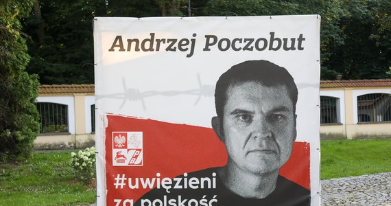 Odroczono zaplanowany na 28 listopada proces Andrzeja Poczobuta, polskiego dziennikarza i członka zarządu zdelegalizowanego przez białoruskie władze Związku Polaków na Białorusi (ZPB). Informację o odwołaniu rozprawy przekazało niezależne Białoruskie Stowarzyszenie Dziennikarzy (BAŻ).