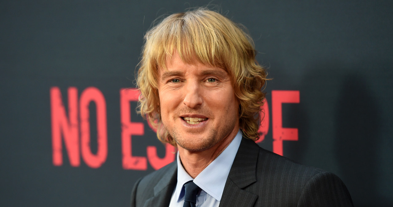 Owen Wilson pracuje obecnie nad niezależną produkcją "Paint". 54-letni weteran komedii wciela się w bohatera inspirowanego prawdziwą postacią ekscentrycznego artysty, Boba Rossa, który przez długie lata edukował w telewizji Amerykanów, jak malować obrazy.