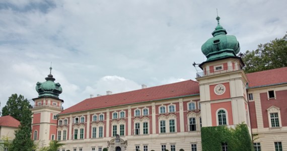 Muzeum - Zamek w Łańcucie bierze udział w ogólnopolskiej akcji "Polska zobacz więcej – weekend za pół ceny". W piątek, sobotę i niedzielę turyści będą mogli zwiedzić wybrane ekspozycje w promocyjnej cenie.