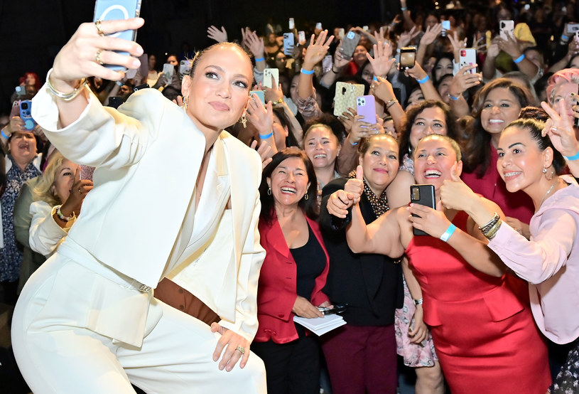 We wtorkowy wieczór z instagramowego konta Jennifer Lopez - bez zapowiedzi - zniknęły wszystkie wpisy. Z kolei na Twitterze zamiast głównego zdjęcia profilowego pojawiła się czarna plansza.