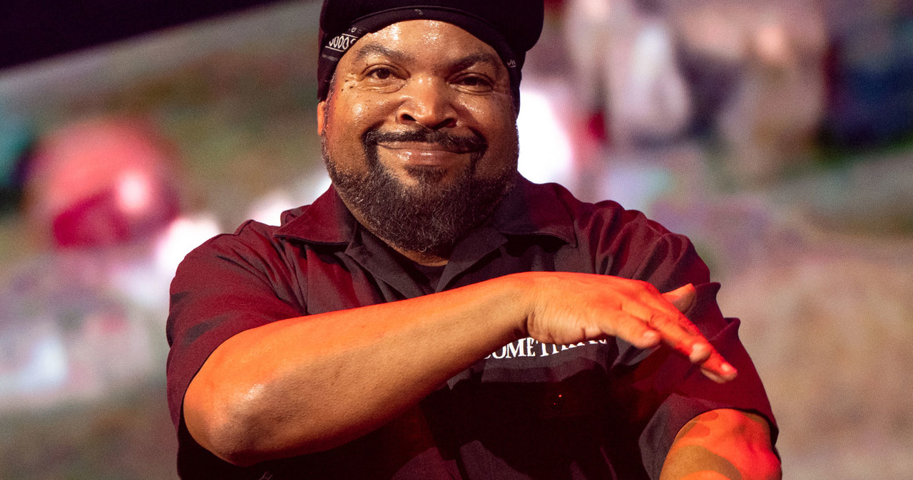 W 2021 roku Ice Cube, obok Jacka Blacka, miał znaleźć się na planie zdjęciowym filmu "Oh Hell No". Raper stracił jednak rolę, bowiem konsekwentnie odmawiał przyjęcia szczepionki przeciwko Covid-19, co było jednym z warunków wzięcia udziału w produkcji. Upór gwiazdora okazał się niezwykle kosztowny - ta decyzja spowodowała, że stracił 9 mln dolarów, które miał dostać za udział w filmie reżyserowanym przez Kitao Sakuraiego.