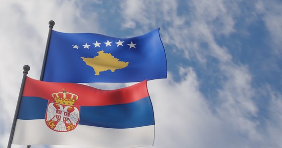 Kosowo i Serbia osiągnęły porozumienie w sprawie zakończenia sporu o tablice rejestracyjne samochodów w północnym Kosowie - poinformował w środę późnym wieczorem szef unijnej dyplomacji Josep Borrell. UE podjęła się mediacji w tym sporze.
