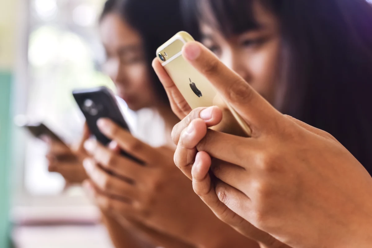 Tajwańska firma Foxconn, która składa telefony marki Apple, przeprosiła za "techniczny błąd" dotyczący wypłat. W największej na świecie fabryce iPhone’ów, w chińskim mieście Zhengzhou, doszło wcześniej do protestów i starć.