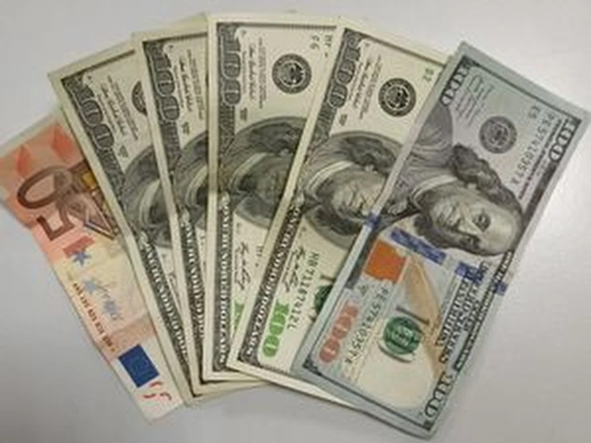 Policjanci w Górze na Dolnym Śląsku zatrzymali mężczyznę, który w zuchwały sposób najpierw okradł pochodzącą z Ukrainy matkę z dwójką dzieci, a potem spalił w piecu paszporty i dokumentację medyczną, by w ten sposób zatrzeć ślady kradzieży.