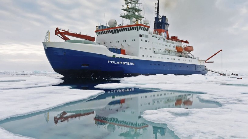 Do tej pory tylko Rosji udało się wysłać łodzie podwodne na arktyczne dno morskie, ale Chińczycy planują to zmienić za sprawą swojego trzeciego lodołamacza wyposażonego w jednostkę głębinową. 