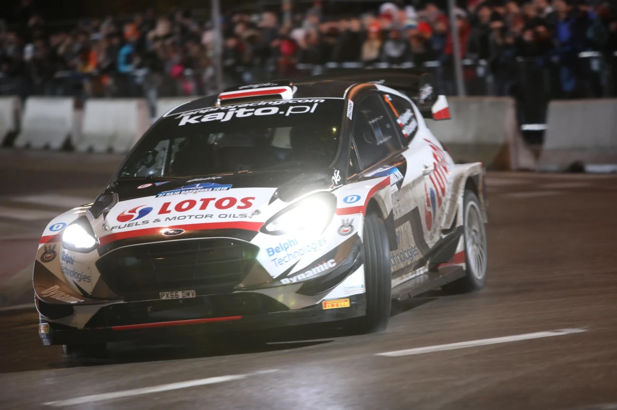 ​Rajd Barbórka co roku zamyka sezon motorsportu w Polsce i przyciąga tysiące kibiców na trasy odcinków specjalnych i prestiżowego Kryterium Karowa. W tym roku będzie można się emocjonować Barbórką już po raz 60. 
