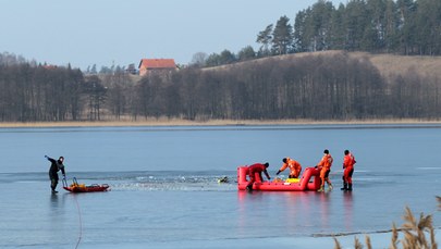 Strażacy ostrzegają przed wchodzeniem na pierwszy lód