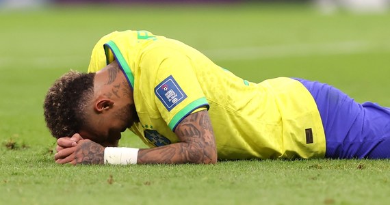 Brazylijscy piłkarze Neymar i Danilo nie zagrają ze Szwajcarią w mistrzostwach świata w Katarze, a być może również w ostatnim meczu grupy G - z Kamerunem. Obaj doznali kontuzji stawu skokowego w czwartkowym spotkaniu z Serbią, wygranym przez "Canarinhos" 2:0.