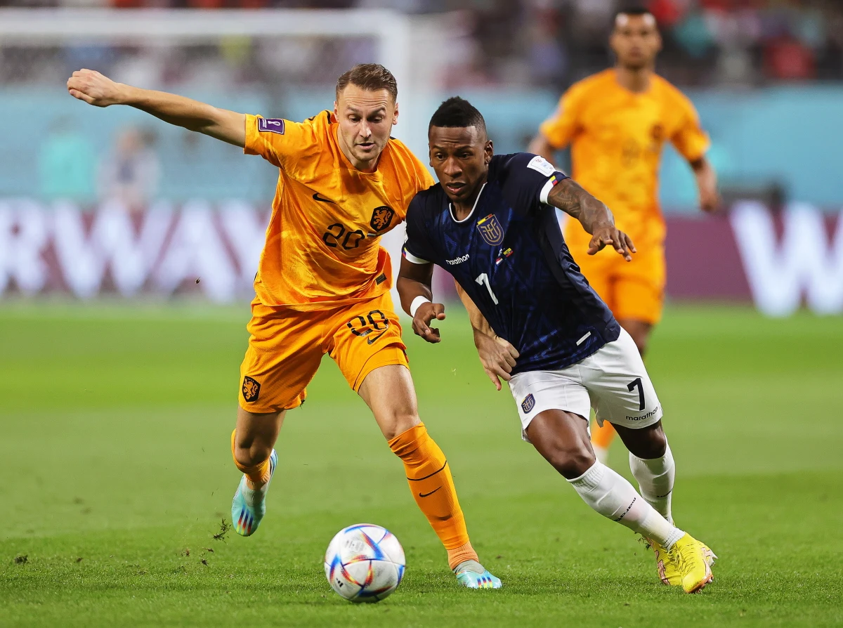 Holandia zremisowała 1:1 z Ekwadorem w meczu grupy A mundialu w Katarze. Obie ekipy mają po cztery punkty i identyczny bilans bramkowy. Trzy punkty ma Senegal, który wygrał dziś z Katarem.