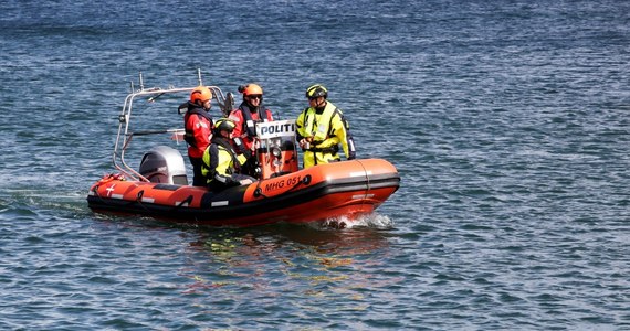 ​W Jeziorze Ełckim na Mazurach nurkowie odnaleźli w piątek ciało 32-letniego mężczyzny, którego zaginięcie zgłoszono dzień wcześniej po zauważeniu na wodzie pustego pontonu - podała policja. Okoliczności tragedii będą wyjaśniane w śledztwie.