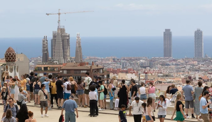 Władze Barcelony zdecydowały. Miasto odwiedzi mniej turystów