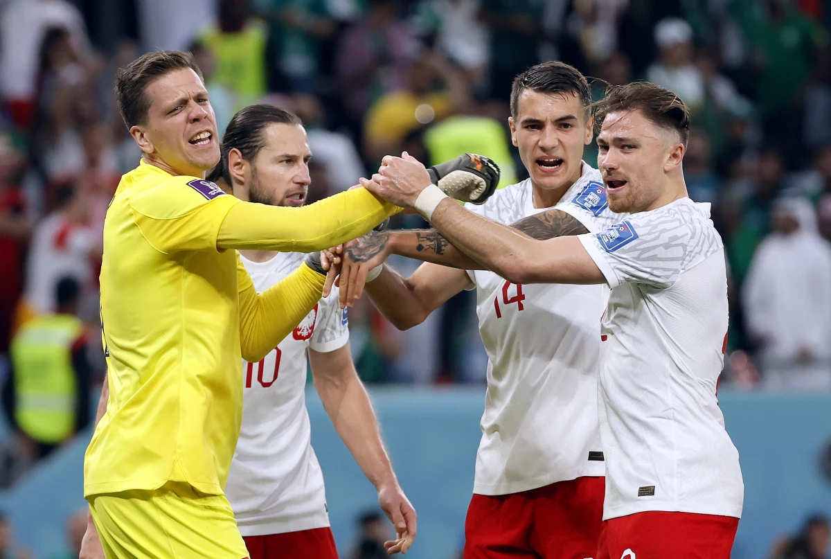 Wojciech Szczęsny jednym z głównych bohaterów reprezentacji Polski w meczu z Arabią Saudyjską! "Żeby 'Lewy' do mojego poziomu doszedł, to musiałby to w 90. minucie wykorzystać" - żartował po spotkaniu nasz bramkarz, który obronił karnego. Polska wygrała 2:0.