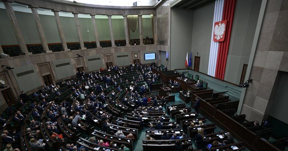 Posiedzenia Senatu, a potem Sejmu, a także ostateczne decyzje w sprawie Lex Czarnek - takie są spodziewane wydarzenia polityczne przyszłego tygodnia.