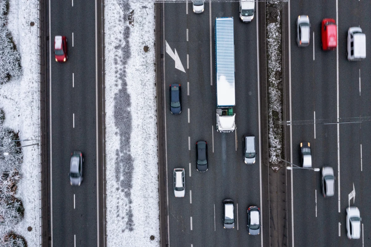 Nowy tydzień przyniesie nam mgłę, śnieg i deszcz ze śniegiem - informuje Instytut Meteorologii i Gospodarki Wodnej. Według synoptyków na większe przejaśnienia i rozpogodzenia mogą liczyć jedynie mieszkańcy południa kraju.