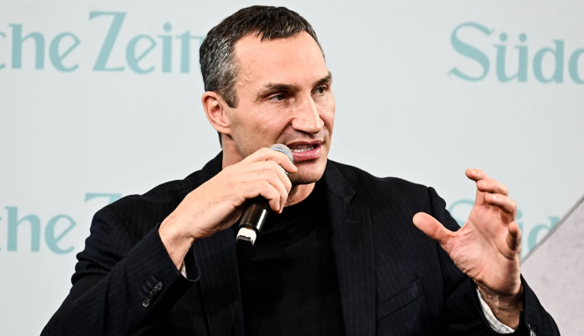 ​Przerwy w dostawach prądu w Kijowie mogą potrwać do wiosny - przekazał mer stolicy Witalij Kliczko w rozmowie RBC-Ukraina. Po rosyjskich ostrzałach w wielu obwodach Ukrainy pojawiły się problemy z prądem i ogrzewaniem.