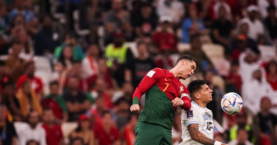 Portugalia pokonała Urugwaj 2:0 na zakończenie drugiej serii spotkań w grupie H na mundialu w Katarze. Obie bramki dla mistrzów Europy z 2016 roku zdobył Bruno Fernandes. Dzięki wygranej Portugalczycy zapewnili sobie awans do 1/8 finału mundialu.