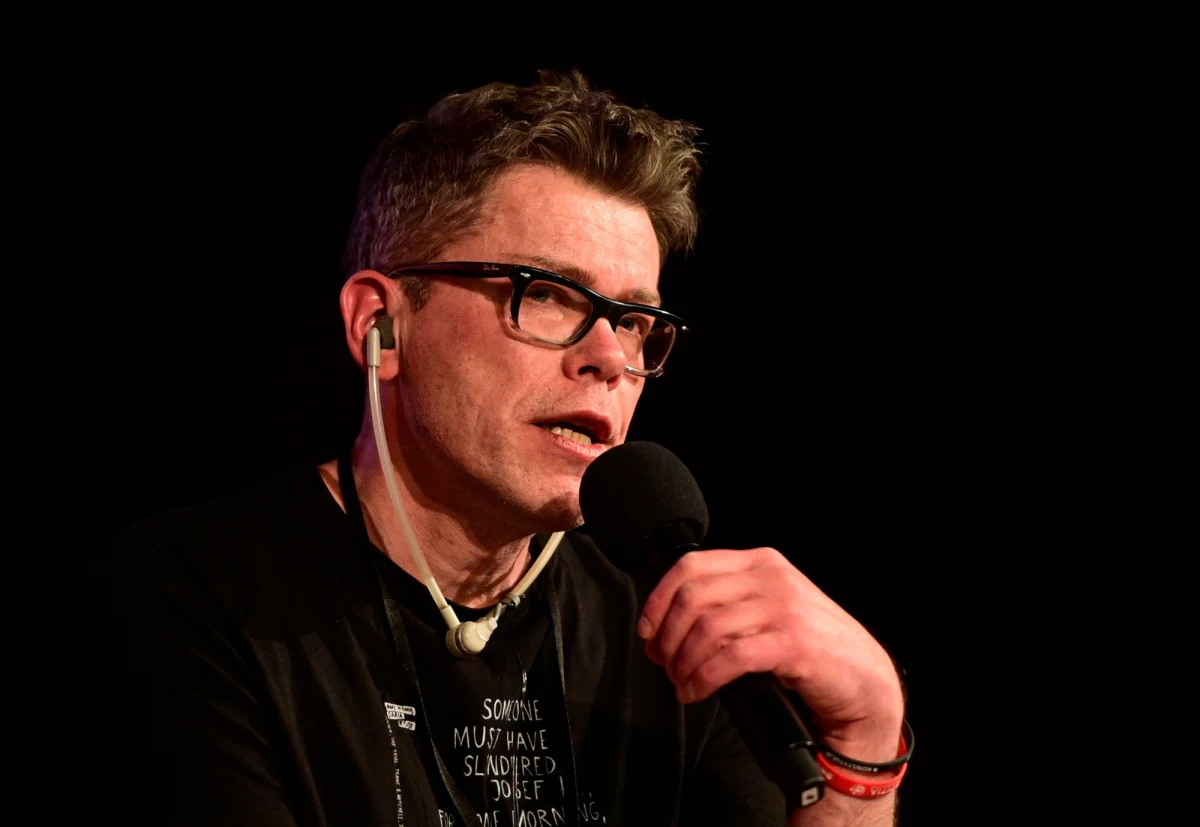 Izba Odpowiedzialności Zawodowej niespodziewanie odwiesiła Igora Tuleyę, warszawskiego sędziego, którego zlikwidowana Izba Dyscyplinarna odsunęła od orzekania. Sędziowie mieli zdecydować tylko w sprawie doprowadzenia Tuleyi do prokuratury, ale wyrok jest szerszy. Do sprawy odniósł się sąd w Białymstoku, który nakazał warszawskiej prokuraturze wszczęcie śledztwa ws. niedopuszczenia Tuleyi do orzekania. To skutek zawiadomienia o możliwości przekroczenia uprawnień przez Piotra Schaba i Przemysława Radzika, byłych prezesów Sądu Okręgowego w Warszawie.