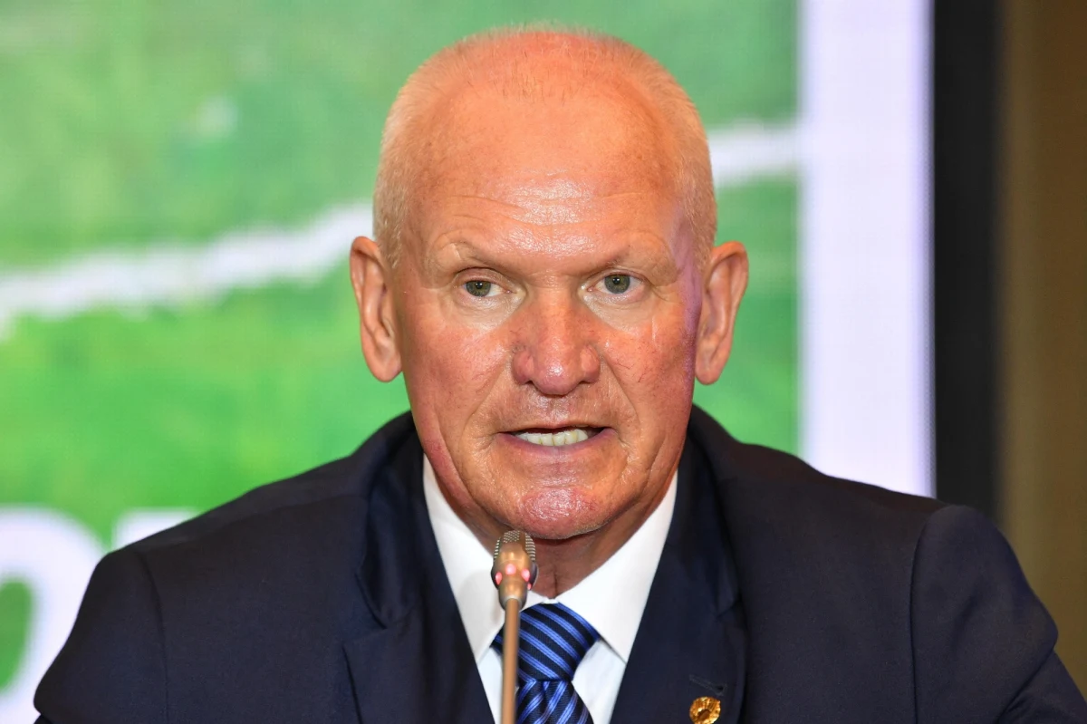 Mirosław Skrzypczyński zrezygnował dziś z zasiadania w zarządzie Polskiego Związku Tenisowego. "Pan Mirosław Skrzypczyński nie pełni obecnie jakichkolwiek funkcji w Polskim Związku Tenisowym" – podkreśla w oświadczeniu Dariusz Łukaszewski, prezes PZT. 