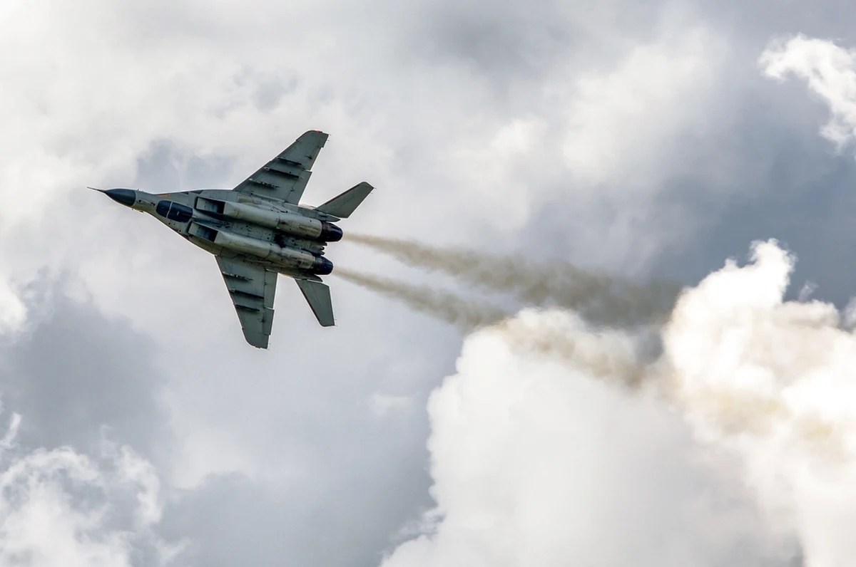 Były dowódca wojsk NATO w Europie twierdzi, że wraca sprawa wysłania MiG-ów na Ukrainę. Amerykański admirał James Stavridis w artykule zamieszczonym przez agencję Bloomberg pisze, że przywódcy państw Sojuszu Północnoatlantyckiego rozważają wysłanie na Ukrainę samolotów bojowych.