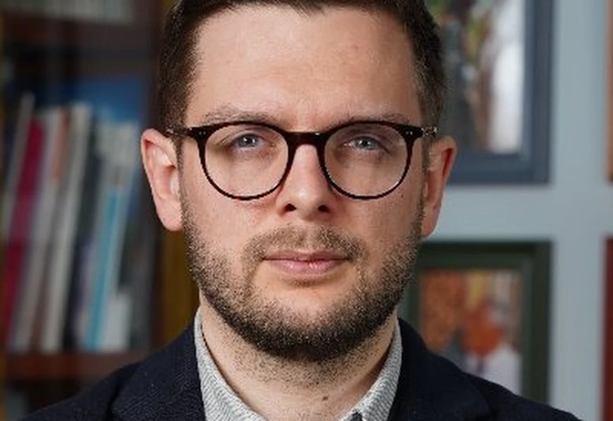 Od dwóch tygodni w Chinach trwają duże protesty głównie przeciwko polityce zero covid, ale także przeciwko władzom. "Z perspektywy partii te ostatnie kilka dni to są wstrząsy ostrzegawcze" - mówił w Popołudniowej rozmowie w RMF FM wicedyrektor Ośrodka Studiów Wschodnich, dr Jakub Jakóbowski. Zaznacza, że na razie manifestacje nie są duże i nie mają "wspólnego mianownika". "To co je łączy to pewna wściekłość, bezsilność i poczucie, że ludzie zamykani po raz kolejny wbrew swojej woli, nie są traktowani jak ludzie" - tłumaczy.