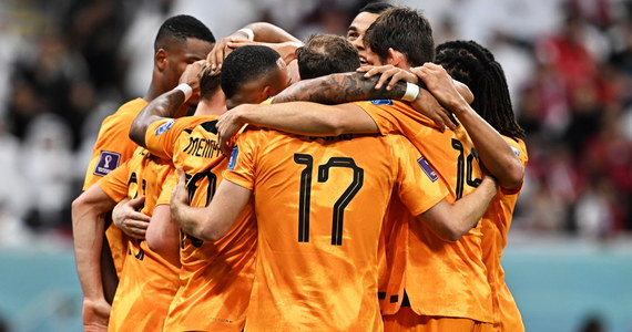 Holendrzy bez większych problemów pokonali Katar 2:0 w ostatniej kolejce grupy A i z pierwszego miejsca awansowali do fazy pucharowej mistrzostw świata. Gospodarze po trzech porażkach kończą rywalizację w grupie z zerowym dorobkiem punktowym.