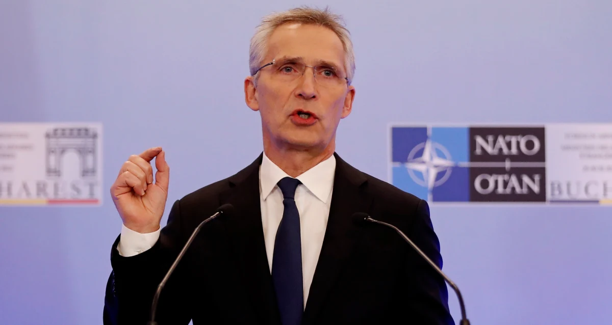 Najlepszy sposób na zapewnienie trwałego pokoju na Ukrainie to dostarczenie jej uzbrojenia - powiedział w Bukareszcie Jens Stoltenberg, sekretarz generalny NATO. 