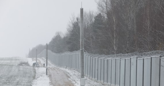 Czterej członkowie grupy przestępczej staną przed sądem za zorganizowanie przemytu do Niemiec migrantów, którzy dostawali się do Polski z Białorusi. 