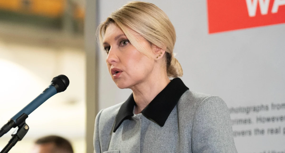 Przebywająca z wizytą w Londynie pierwsza dama Ukrainy Ołena Zełenska wezwała w czwartek brytyjskich posłów do "zjednoczenia światowej społeczności" i pomocy w zakończeniu konfliktu Ukrainy z Rosją. Podkreśliła, że Ukraina potrzebuje nie tylko zwycięstwa, ale i sprawiedliwości.