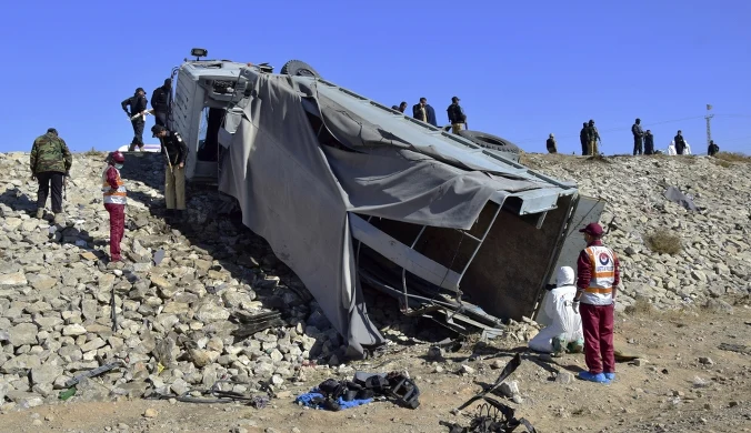 Pakistan: Atak na policyjny patrol chroniący medyków. Są ofiary i ranni 